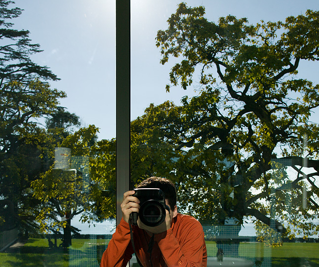 AI.1.00005.0007 / Anatoly IVANOV self-portrait at Nestlé Headquarters